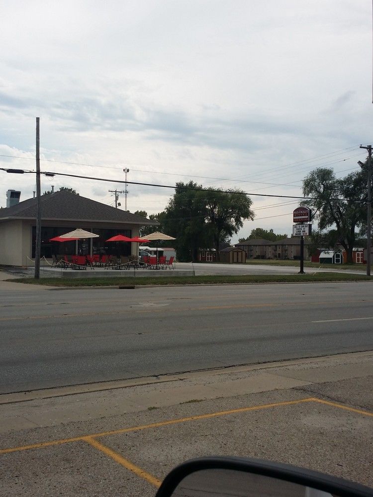 Macomb Family Restaurant: 1315 W Jackson St, Macomb, IL 61455